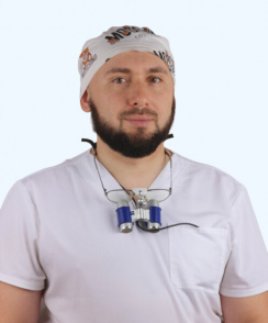 Суюнчев Ахмат Олегович стоматолог